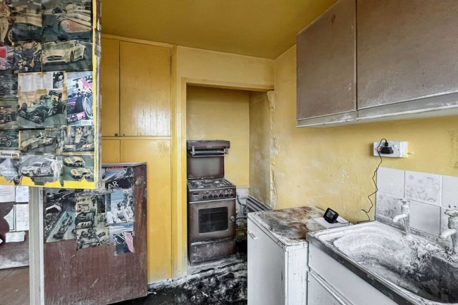 Flat 31 Lloyd House, 20 Tavistock Road, Croydon, Surrey, CR0 2AN 7