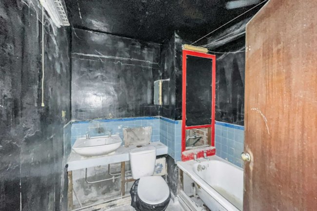 Flat 31 Lloyd House, 20 Tavistock Road, Croydon, Surrey, CR0 2AN 7