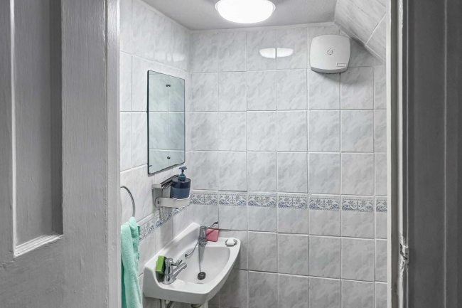 64 Alicia Gardens, Kenton, Harrow, Middlesex HA3 8JE 1