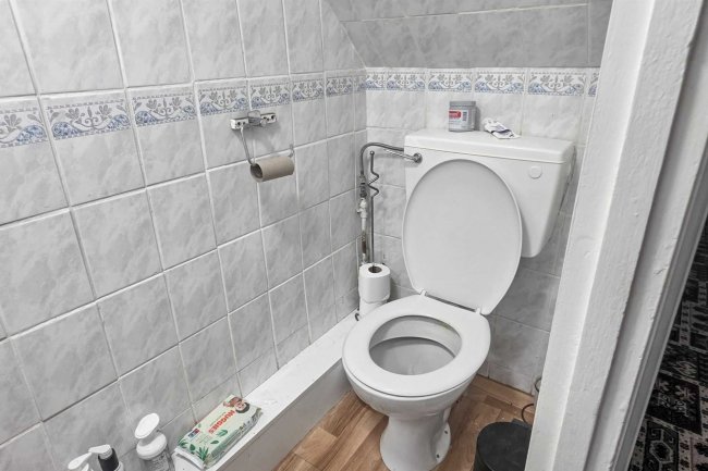 64 Alicia Gardens, Kenton, Harrow, Middlesex HA3 8JE 1