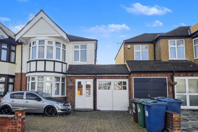 64 Alicia Gardens, Kenton, Harrow, Middlesex HA3 8JE 1