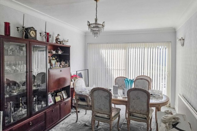 64 Alicia Gardens, Kenton, Harrow, Middlesex HA3 8JE 1