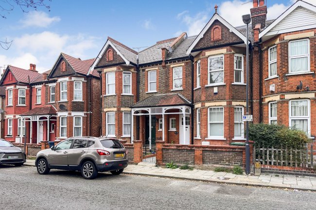 24 South Hill Avenue, Harrow, HA2 0NQ 4
