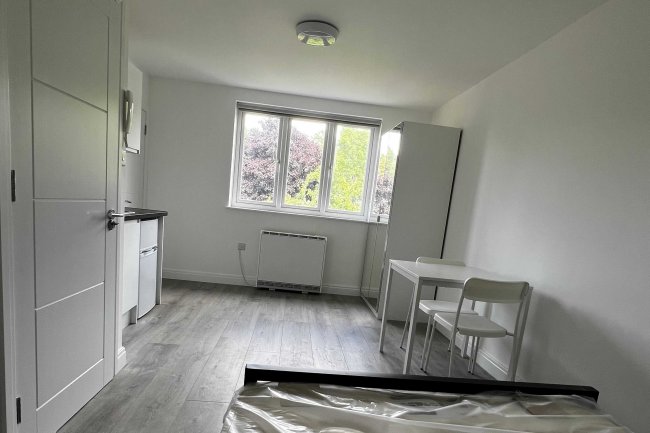 24 South Hill Avenue, Harrow, HA2 0NQ 4