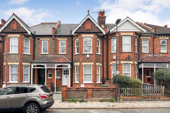 24 South Hill Avenue, Harrow, HA2 0NQ 4