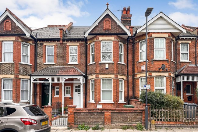 24 South Hill Avenue, Harrow, HA2 0NQ 4