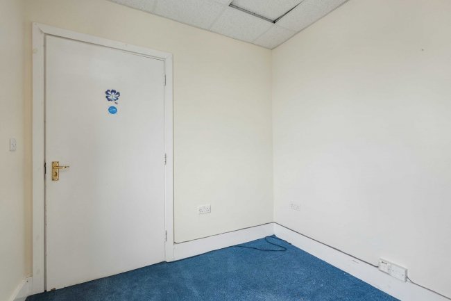 52 Westfield Road, Bletchley, MK2 2RB 9