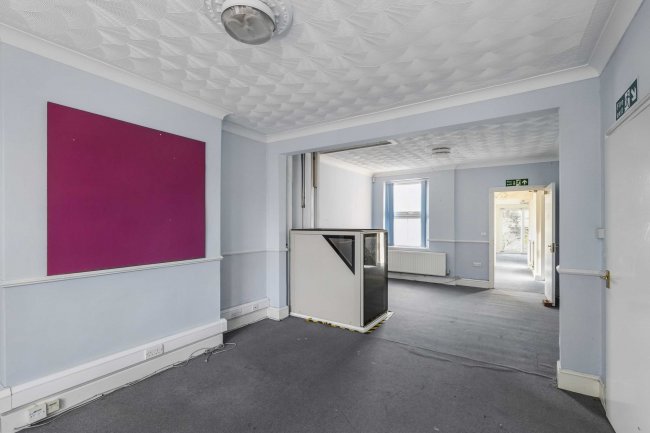 52 Westfield Road, Bletchley, MK2 2RB 9