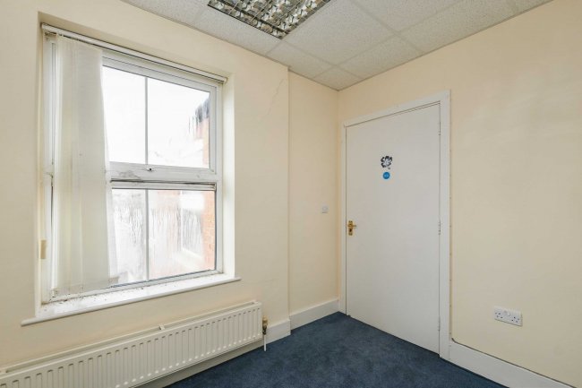 52 Westfield Road, Bletchley, MK2 2RB 9