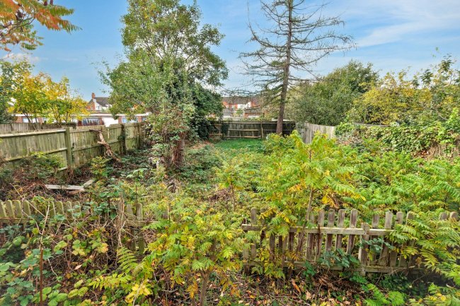 52 Westfield Road, Bletchley, MK2 2RB 9