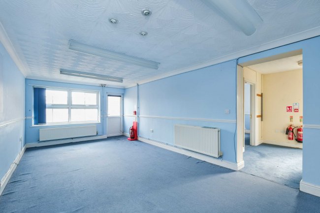 52 Westfield Road, Bletchley, MK2 2RB 9