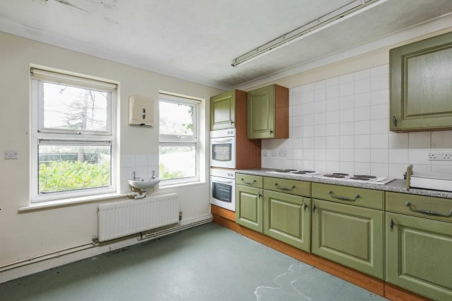 52 Westfield Road, Bletchley, MK2 2RB 9