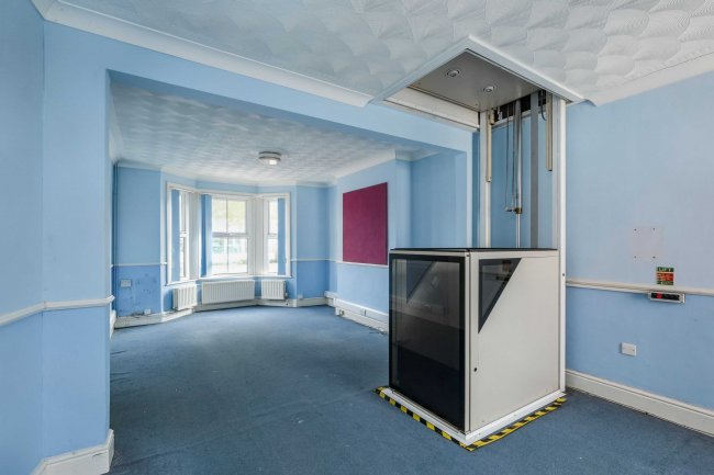 52 Westfield Road, Bletchley, MK2 2RB 9