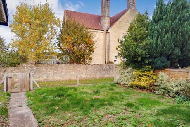 6 Harris Road, Ashton Keynes, Wiltshire, SN6 6PQ 10
