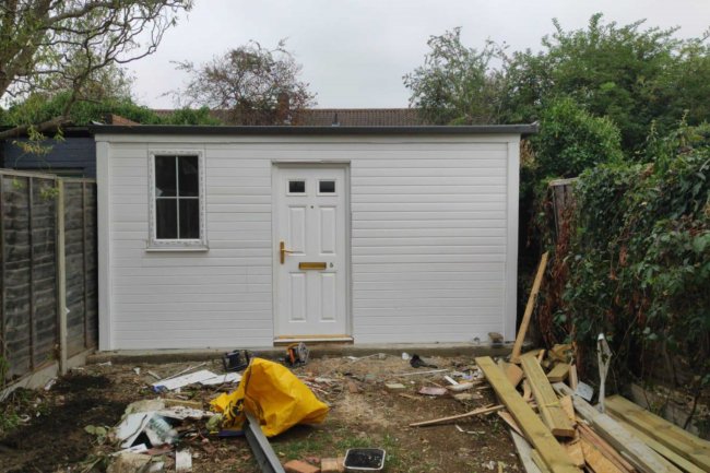 12 Sunningdale Avenue, Feltham, TW13 5JT 8