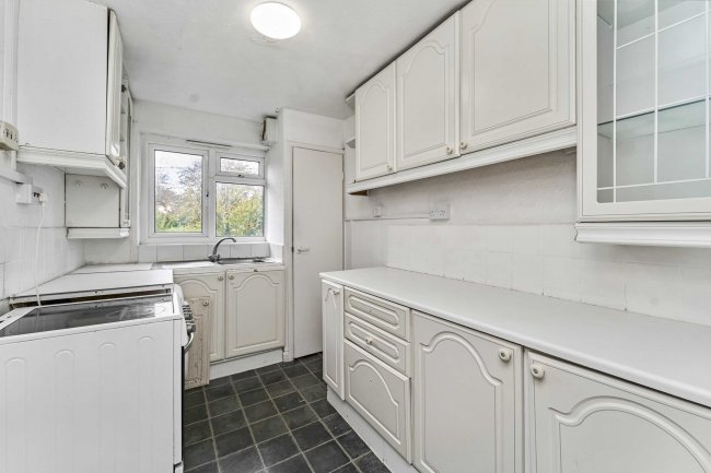 Flat 11, Lyndon House, 2 Conifer Drive, Birmingham B31 2HX 1