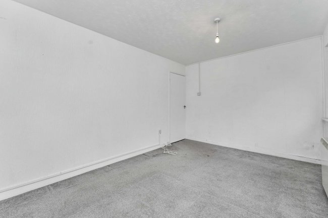 Flat 11, Lyndon House, 2 Conifer Drive, Birmingham B31 2HX 1