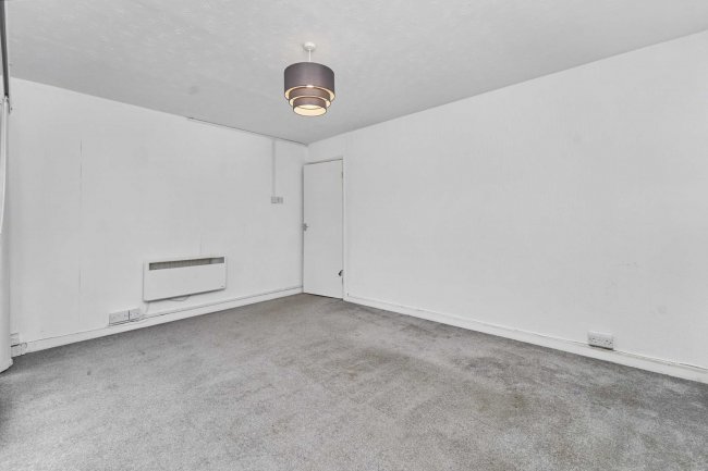 Flat 11, Lyndon House, 2 Conifer Drive, Birmingham B31 2HX 1