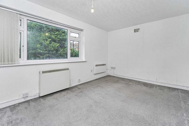 Flat 11, Lyndon House, 2 Conifer Drive, Birmingham B31 2HX 1