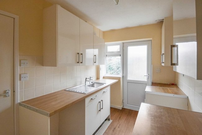 8 Honey Mead, Calne, Wiltshire, SN11 8BH 1