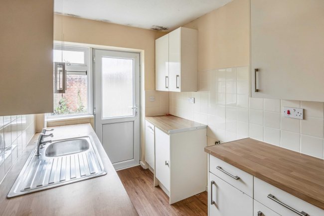 8 Honey Mead, Calne, Wiltshire, SN11 8BH 1