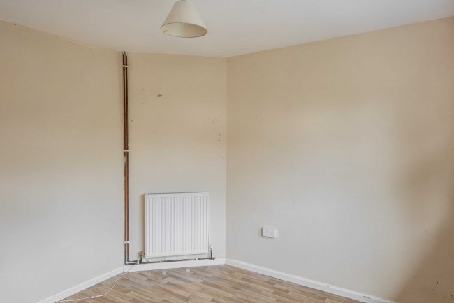 8 Honey Mead, Calne, Wiltshire, SN11 8BH 1