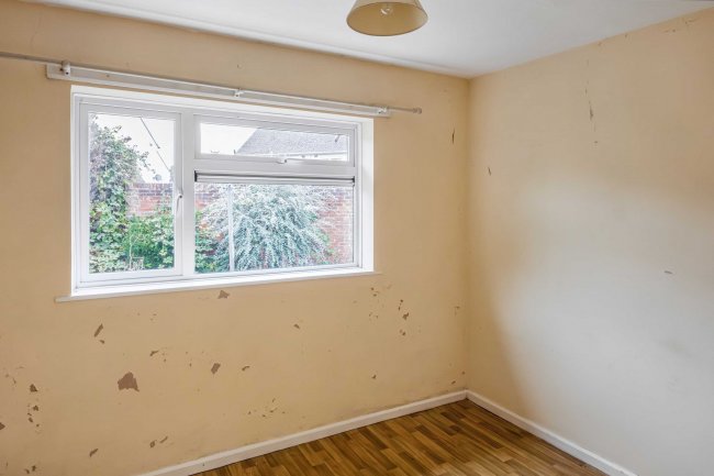 8 Honey Mead, Calne, Wiltshire, SN11 8BH 1