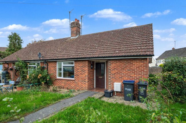 8 Honey Mead, Calne, Wiltshire, SN11 8BH 1