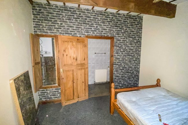 The Crown Inn, High Street, Lechlade GL7 3AE 62