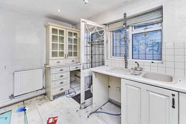 26 Green Lane, Shelfield, Walsall WS4 1RN 9