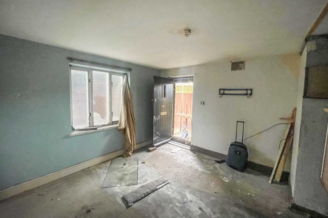 11 Chase Court, Thetford, Norfolk, IP24 3BT 9