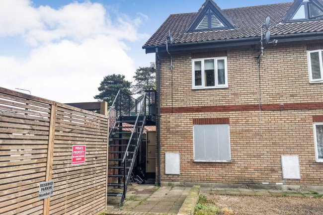 11 Chase Court, Thetford, Norfolk, IP24 3BT 9