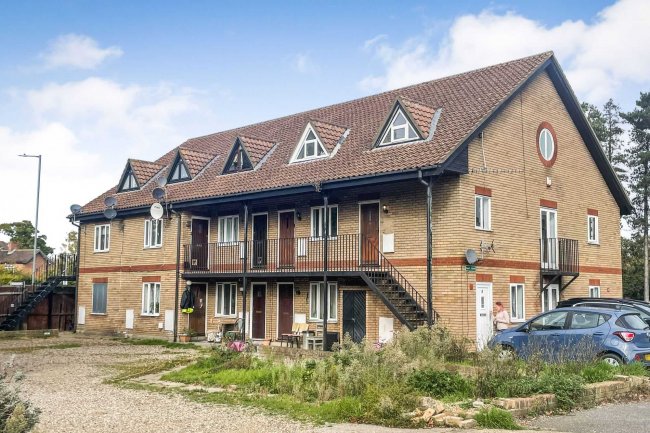 11 Chase Court, Thetford, Norfolk, IP24 3BT 9