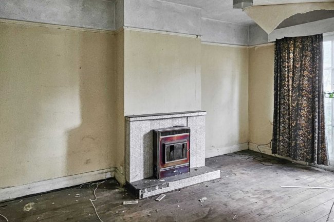 8 Crest Road, Brent, London NW2 7LU 9