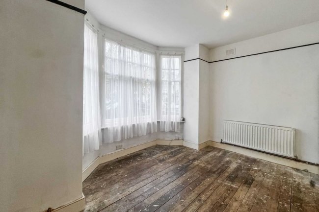 8A 8B & 8C Henderson Road, Wandsworth Common, London SW18 3RR 7