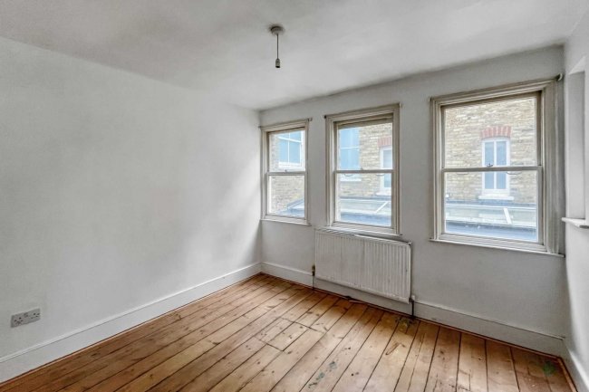 8A 8B & 8C Henderson Road, Wandsworth Common, London SW18 3RR 7