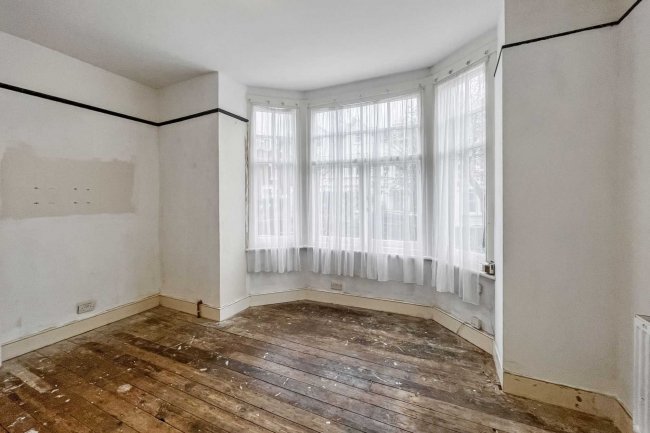 8A 8B & 8C Henderson Road, Wandsworth Common, London SW18 3RR 7