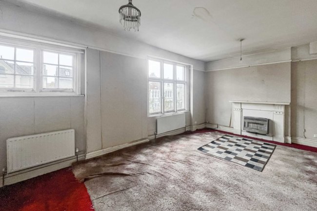 8A 8B & 8C Henderson Road, Wandsworth Common, London SW18 3RR 7