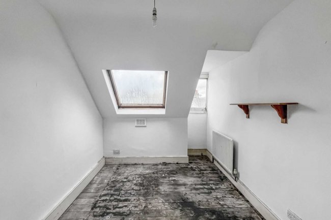 8A 8B & 8C Henderson Road, Wandsworth Common, London SW18 3RR 7