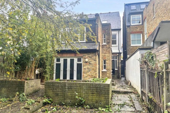 8A 8B & 8C Henderson Road, Wandsworth Common, London SW18 3RR 7