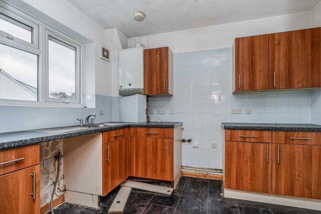 12 Bernard Court, Vale Road, Camberley GU15 3AY 5