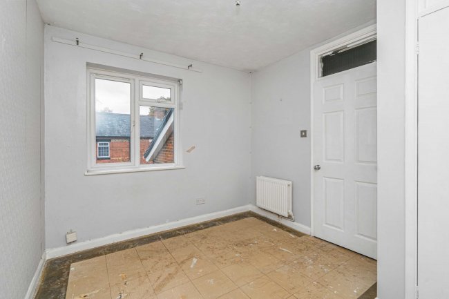 12 Bernard Court, Vale Road, Camberley GU15 3AY 5