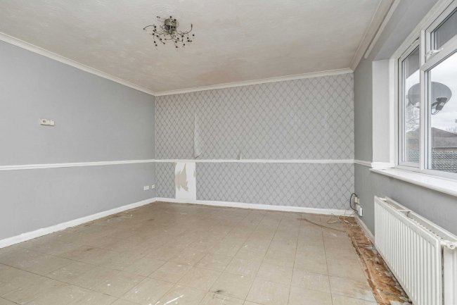 12 Bernard Court, Vale Road, Camberley GU15 3AY 5
