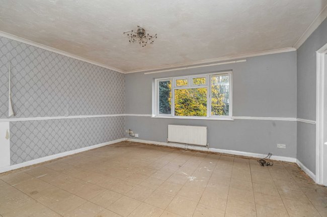 12 Bernard Court, Vale Road, Camberley GU15 3AY 5