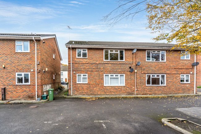 12 Bernard Court, Vale Road, Camberley GU15 3AY 5