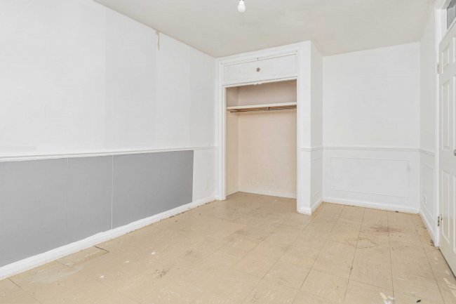 12 Bernard Court, Vale Road, Camberley GU15 3AY 5