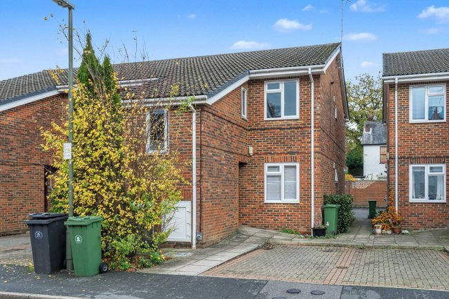 12 Bernard Court, Vale Road, Camberley GU15 3AY 5