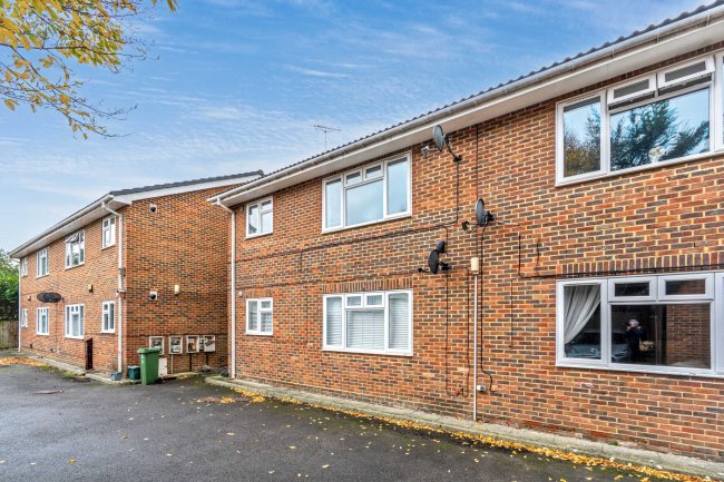 12 Bernard Court, Vale Road, Camberley GU15 3AY 5