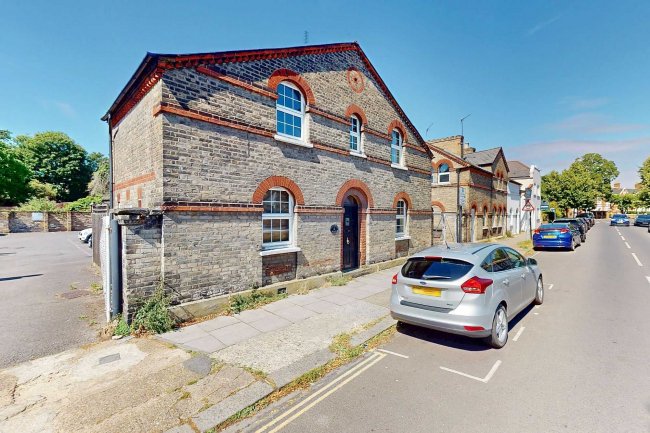 2 Thornbury Road, Isleworth TW7 4HG 25