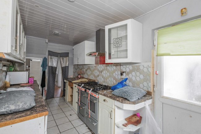 53 Hillborough Road, Luton LU1 5EY 10